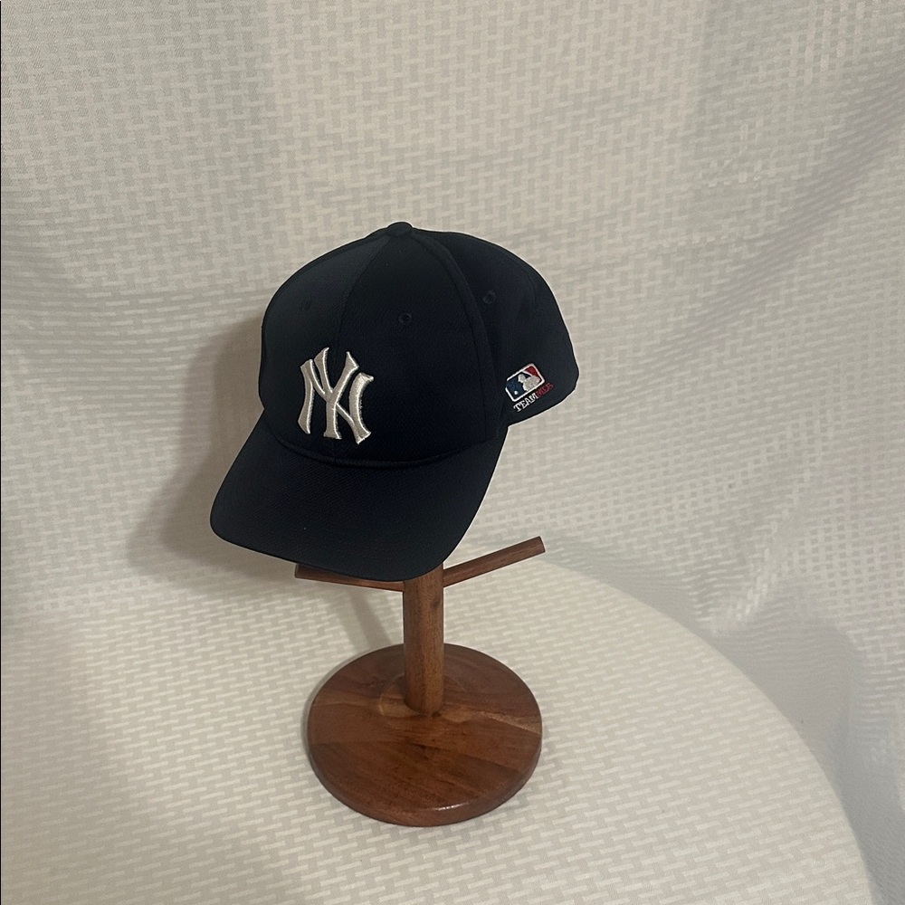 #731 Classic NY Logo Black Baseball Cap